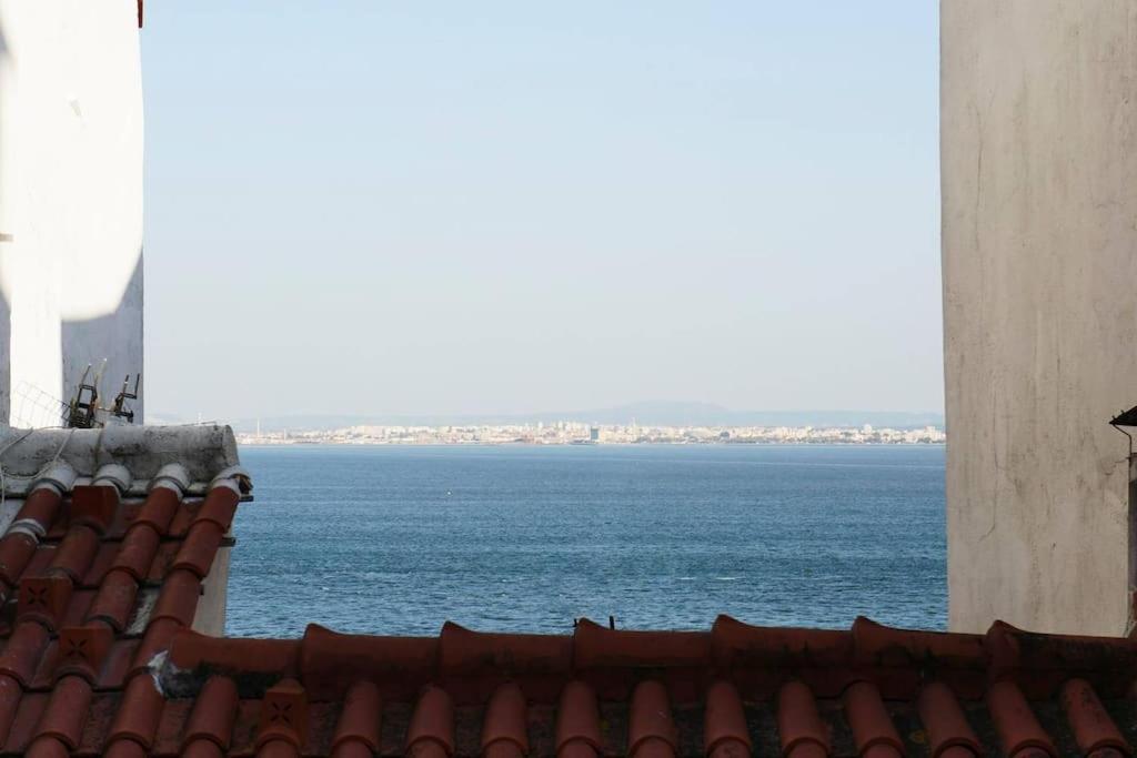 Two Bedroom In Historic Location! Close To The River Lejlighed Lisboa